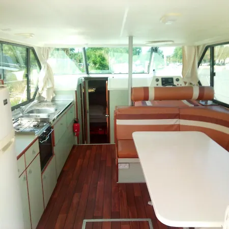 Bateau 6 Personnes Sans Permis Terrasse à Quai Ou Supplément Navigation *