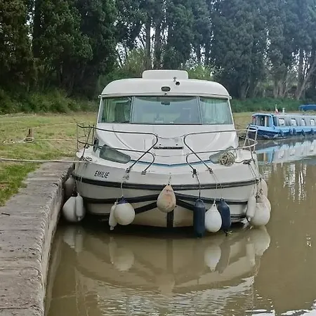 Hotel en barco Bateau 6 Personnes Sans Permis Terrasse à Quai Ou Supplément Navigation