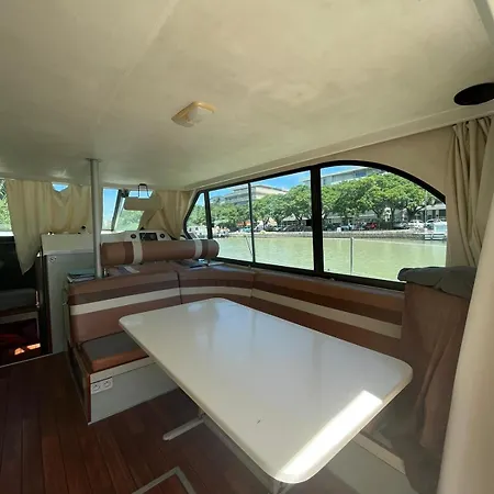Bateau 6 Personnes Sans Permis Terrasse A Quai Ou Supplement Navigation ספינת מלון בזייה