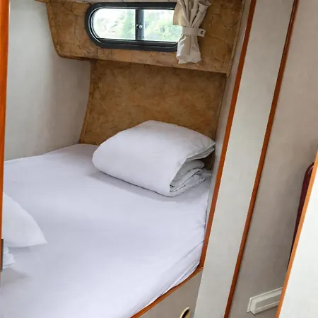 Hotel en barco Bateau 6 Personnes Sans Permis Terrasse à Quai Ou Supplément Navigation *